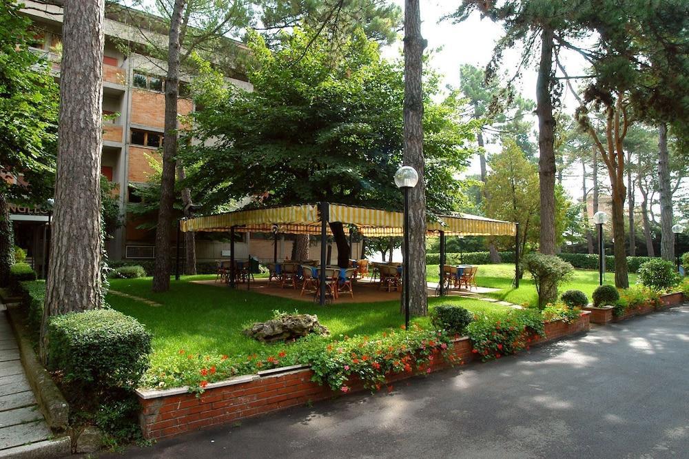 Hotel Michelangelo Chianciano Terme Esterno foto